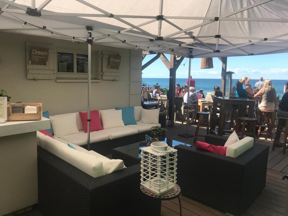 Sunny Suite: Elegant Beachfront Apartment with Pool and Pet-Friendly Wellness Area Boergerende-Rethwisch Exterior photo