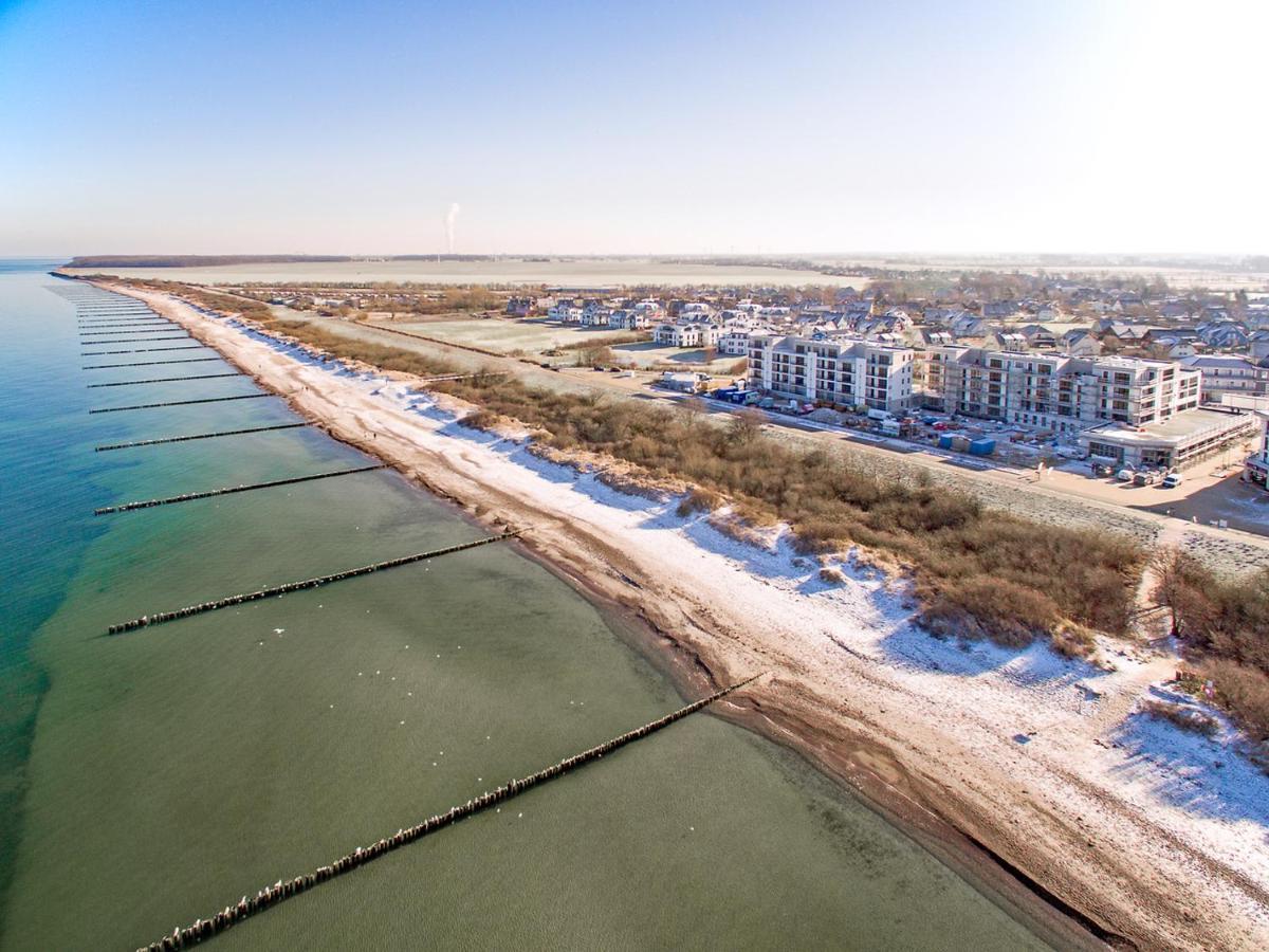 Sunny Suite: Elegant Beachfront Apartment with Pool and Pet-Friendly Wellness Area Boergerende-Rethwisch Exterior photo